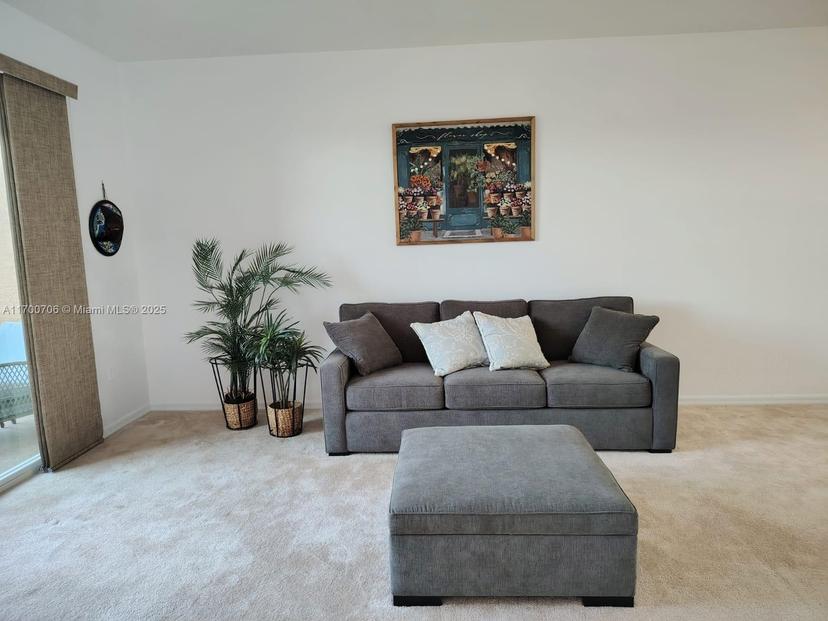 Picture of 7725 Yardley Dr Bldg B # 305, Tamarac FL 33321