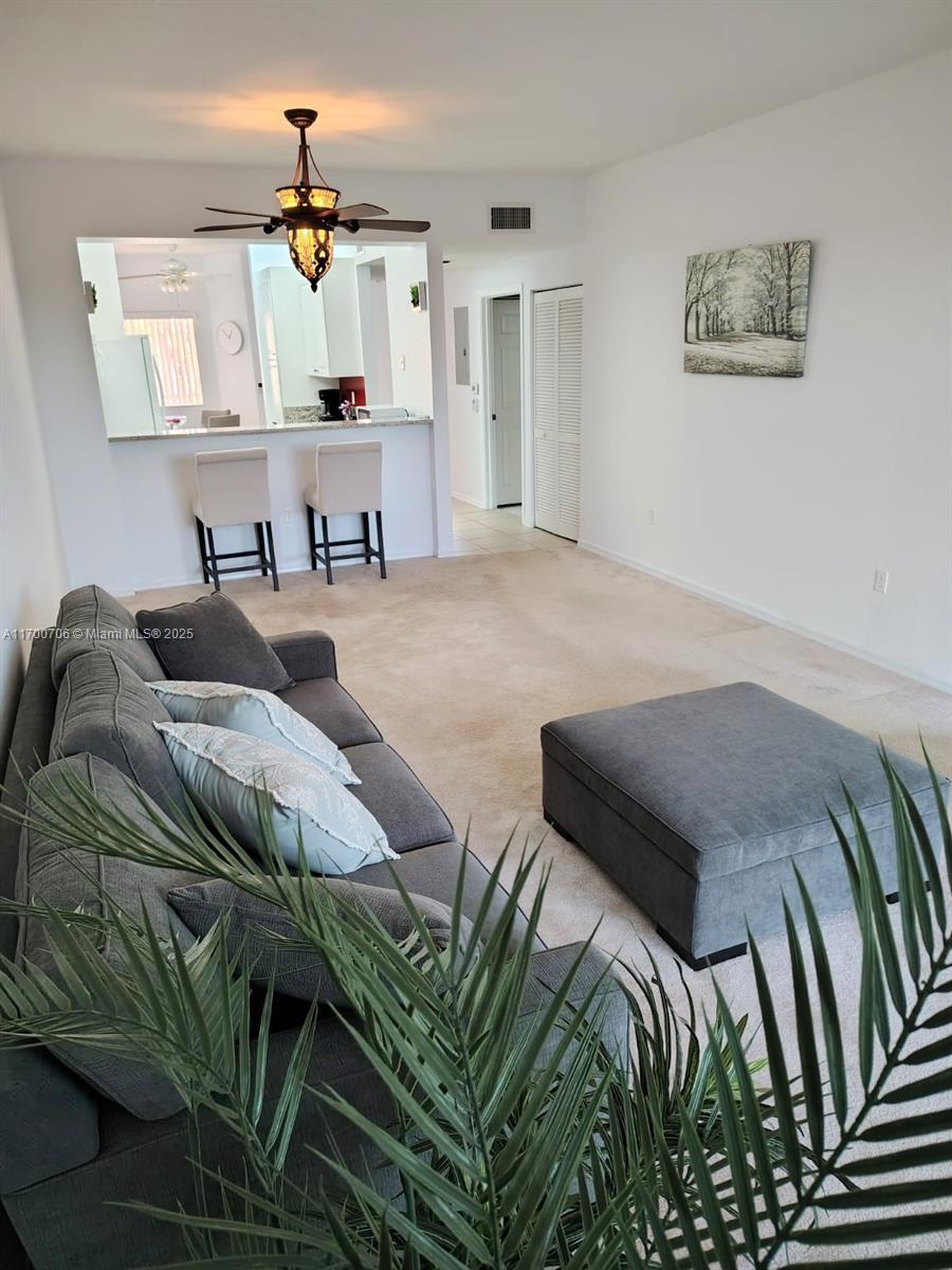 Picture of 7725 Yardley Dr Bldg B # 305, Tamarac, FL 33321