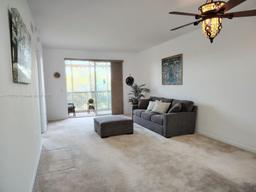 Picture of 7725 Yardley Dr Bldg B # 305, Tamarac, FL 33321