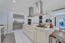 Picture of 5320 Sunset Dr, Miami, FL 33143