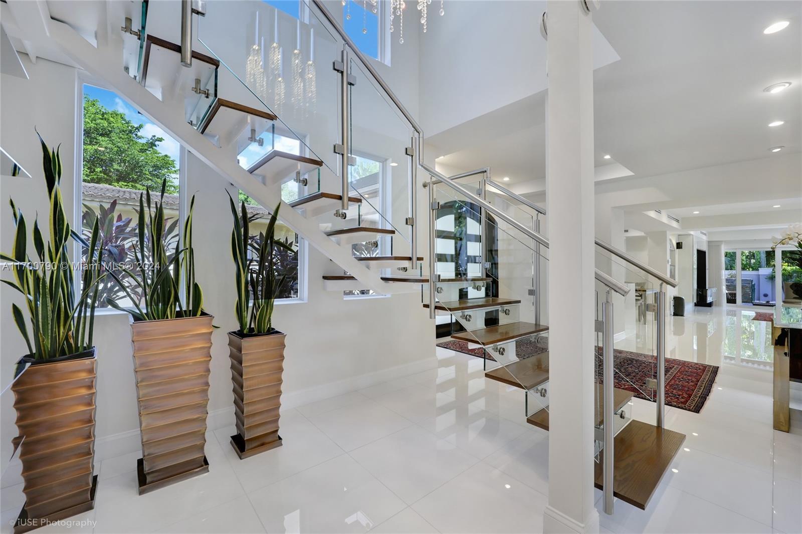 Picture of 5320 Sunset Dr, Miami, FL 33143