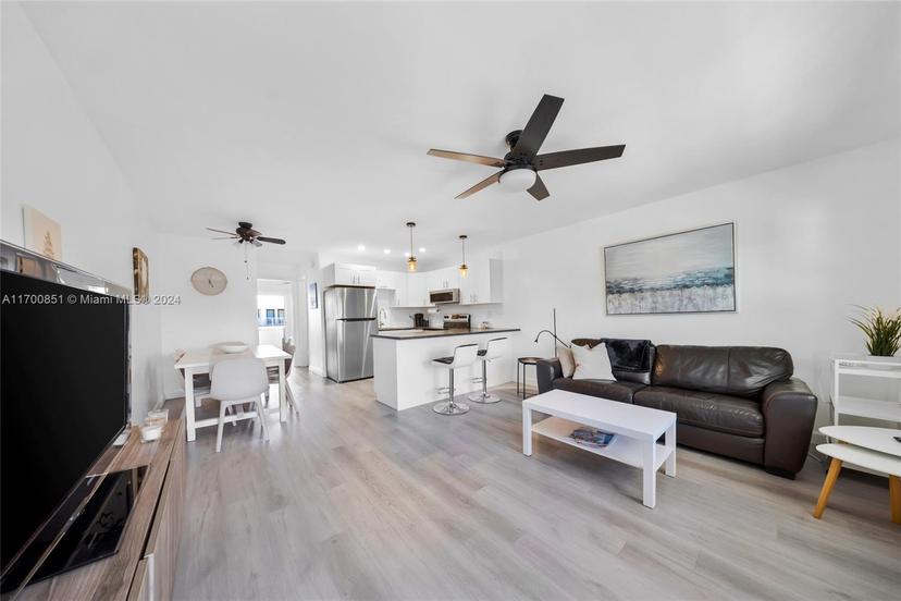 Picture of 15610 NE 6Th Ave # 33D, Miami FL 33162