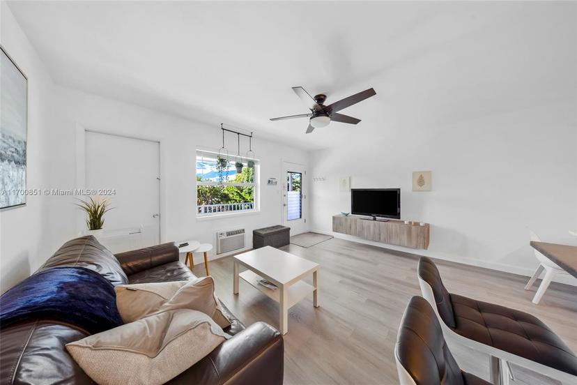 Picture of 15610 NE 6Th Ave # 33D, Miami FL 33162