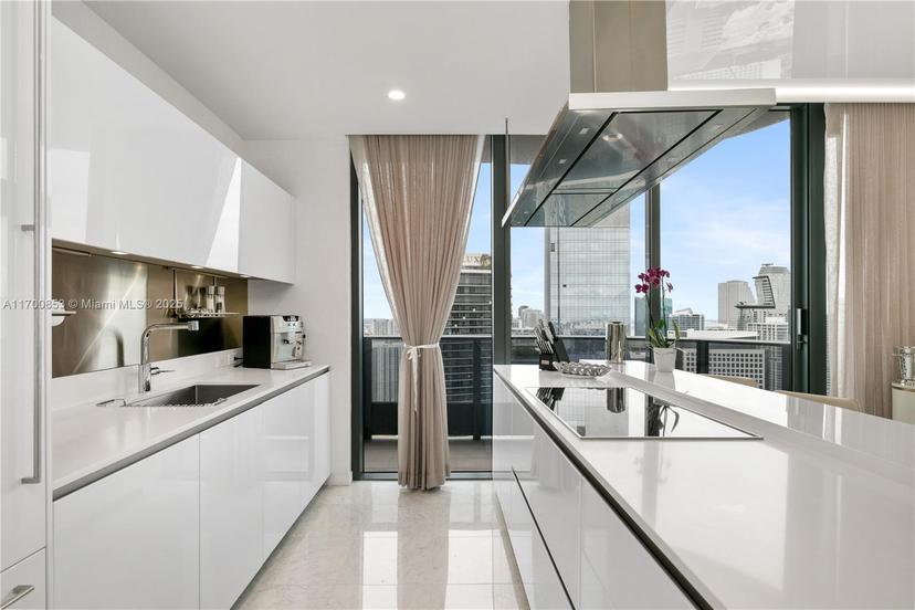 Picture of 1000 Brickell Plz, Miami FL 33131