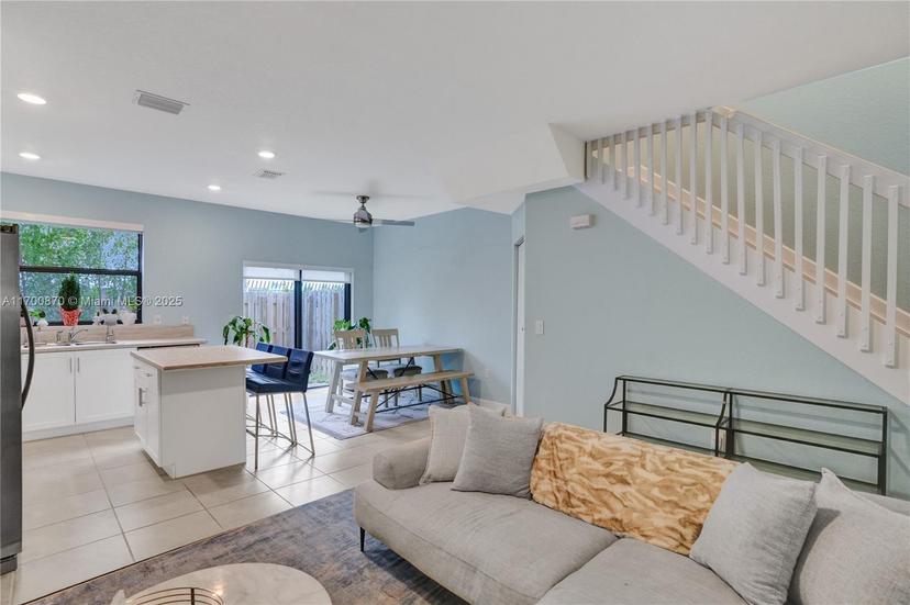 Picture of 887 NE 211Th St # 887, Miami FL 33179
