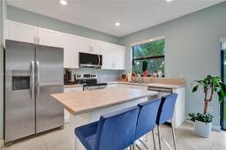 Picture of 887 NE 211Th St # 887, Miami, FL 33179