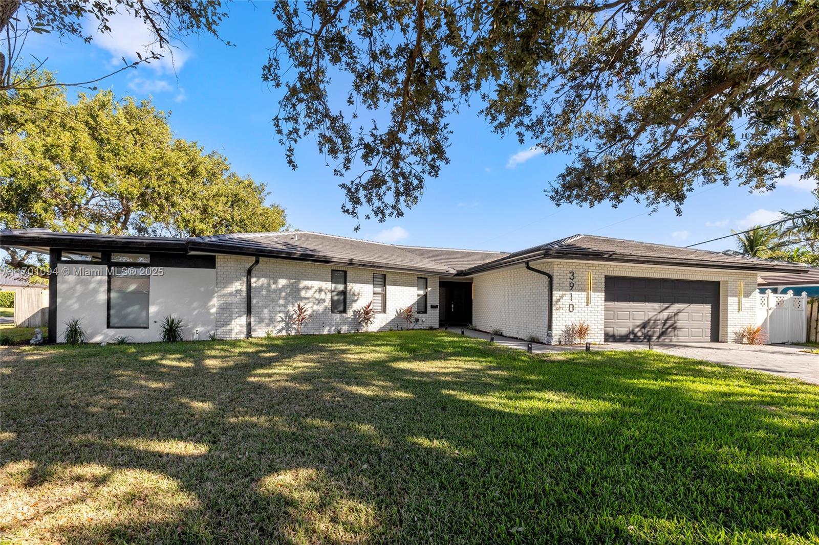 Picture of 3910 NE 27Th Ter, Lighthouse Point, FL 33064