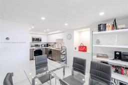 Picture of 20301 W Country Club Dr # 930, Aventura, FL 33180