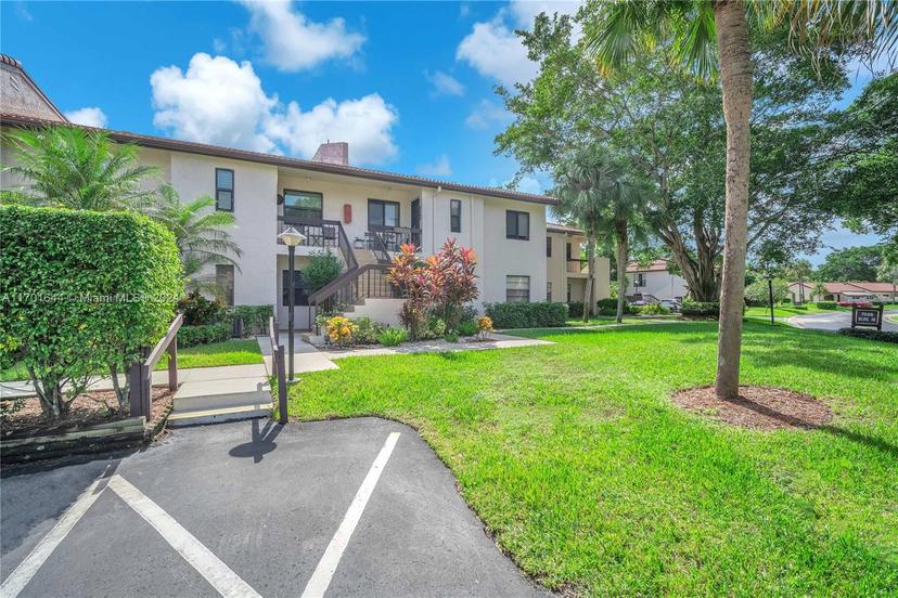 Picture of 7956 Eastlake Dr # F, Boca Raton FL 33433