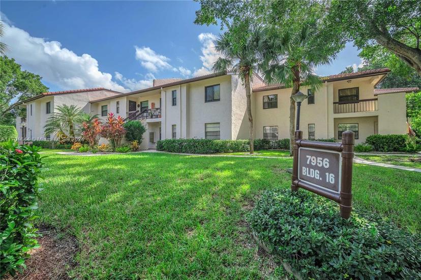 Picture of 7956 Eastlake Dr # F, Boca Raton FL 33433