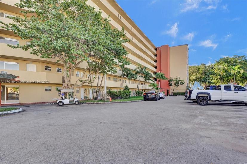 Picture of 1750 NE 191St St # 1, Miami FL 33179