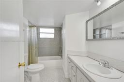 Picture of 1750 NE 191St St # 1, Miami, FL 33179