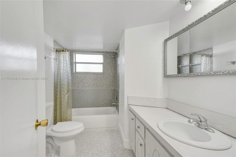 Picture of 1750 NE 191St St # 1, Miami FL 33179