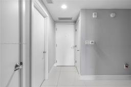 Picture of 16385 Biscayne Blvd # 1816, North Miami Beach, FL 33160