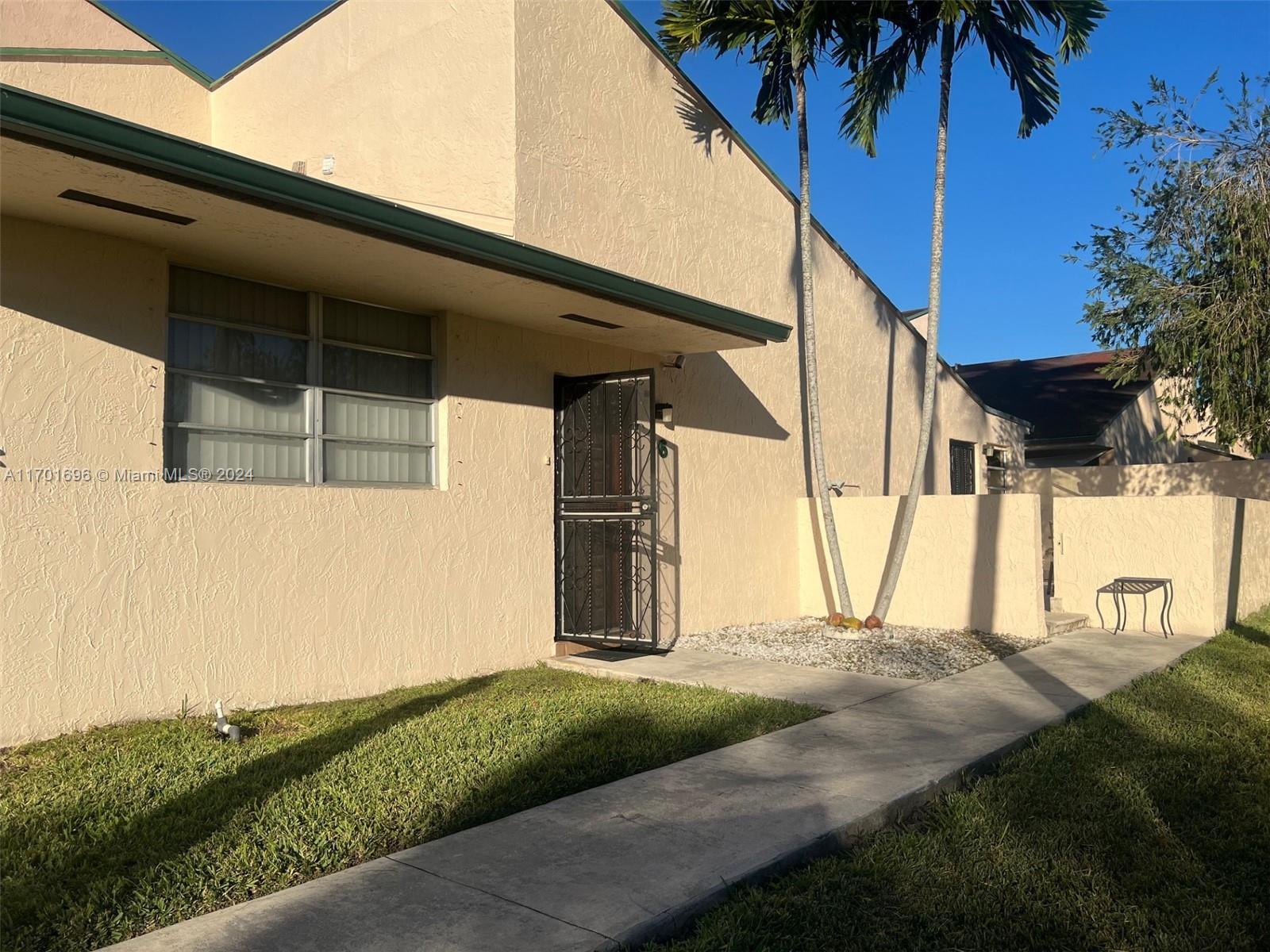 Picture of 9195 Fontainebleau Blvd # 6, Miami, FL 33172