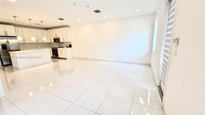 Picture of 2621 NE 212Th Ter # 209, Miami FL 33180