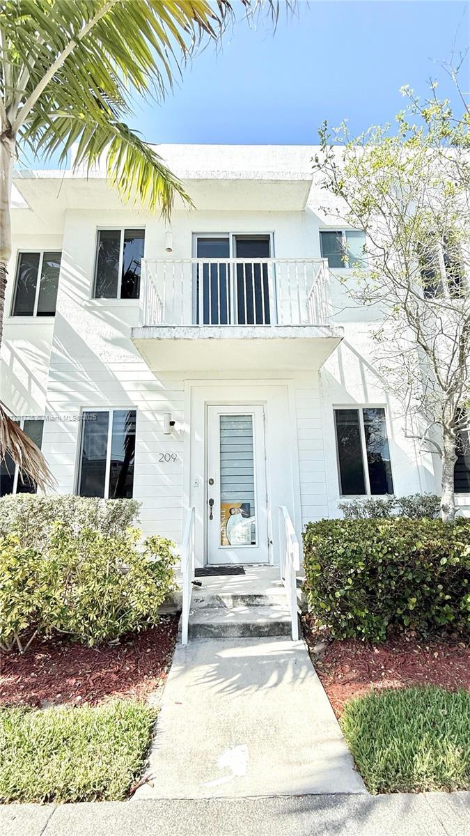 Picture of 2621 NE 212Th Ter # 209, Miami FL 33180