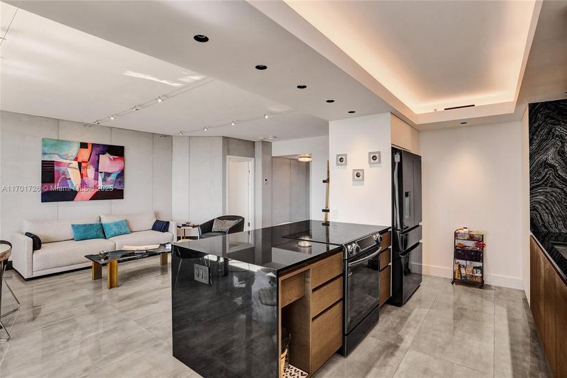 Picture of 20191 E Country Club Dr # 2310, Aventura FL 33180