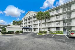 Picture of 1705 Whitehall Dr # 403, Davie, FL 33324