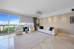 Picture of 19400 Turnberry Way # 1012, Aventura, FL 33180