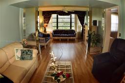Picture of 6085 Balboa Cir # 402, Boca Raton, FL 33433