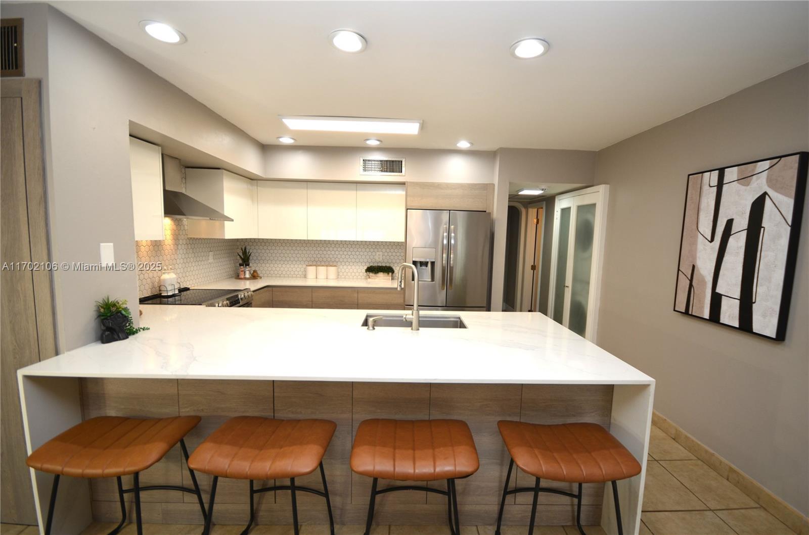 Picture of 6435 Windmill Gate Rd, Miami Lakes, FL 33014