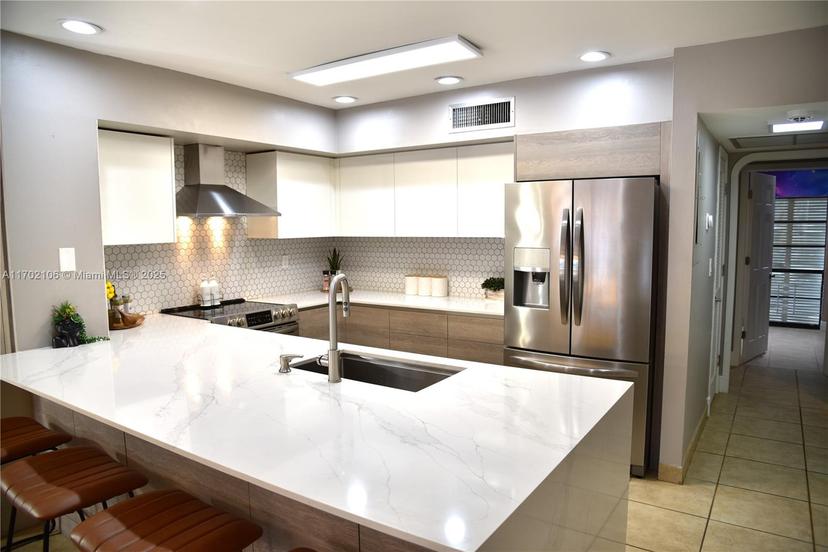Picture of 6435 Windmill Gate Rd, Miami Lakes FL 33014