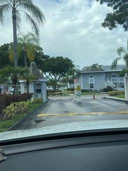 Picture of 438 NE 210Th Cir Ter # 4B, Miami, FL 33179