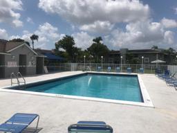 Picture of 438 NE 210Th Cir Ter # 4B, Miami, FL 33179