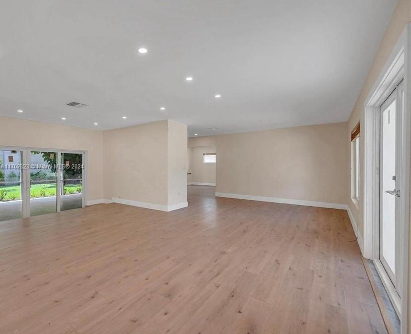 Picture of 21060 NE 18Th Ct, Miami FL 33179