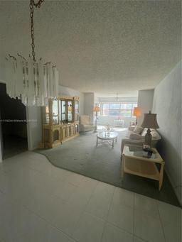 Picture of 9540 Sunrise Lakes Blvd # 107, Sunrise, FL 33322