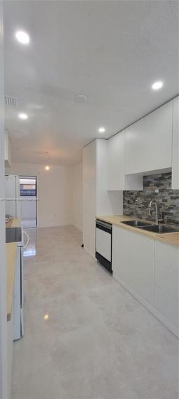 Picture of 123 SW 113Th Ave # 9, Sweetwater, FL 33174