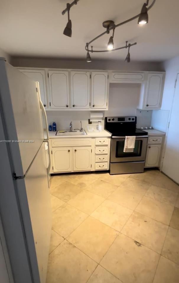 Picture of 427 Golden Isles Dr # 9F, Hallandale Beach FL 33009