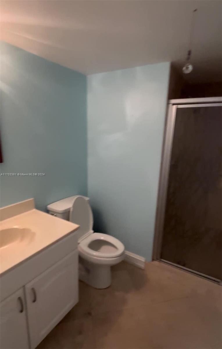 Picture of 427 Golden Isles Dr # 9F, Hallandale Beach FL 33009