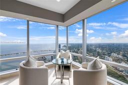 Picture of 1425 Brickell Ave, Miami, FL 33131