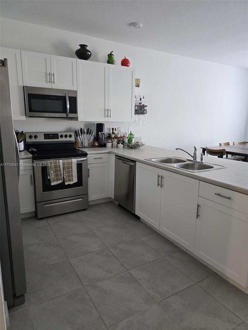 Picture of 18264 SW 148Th Rd # 18264, Miami FL 33187