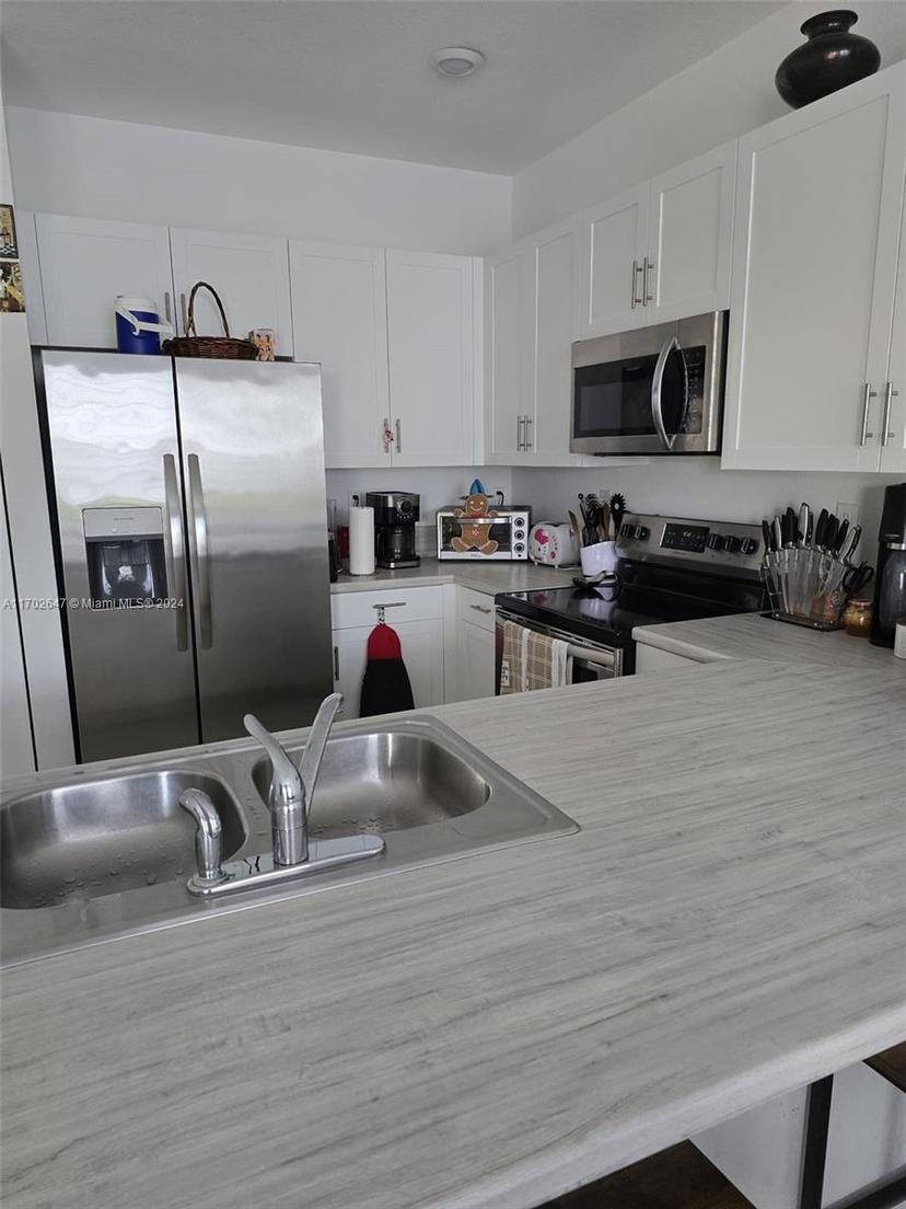Picture of 18264 SW 148Th Rd # 18264, Miami FL 33187