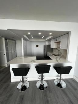 Picture of 1301 NE Miami Gardens Dr # 401W, Miami, FL 33179