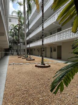Picture of 330 SE 2Nd St # 104F, Hallandale Beach, FL 33009