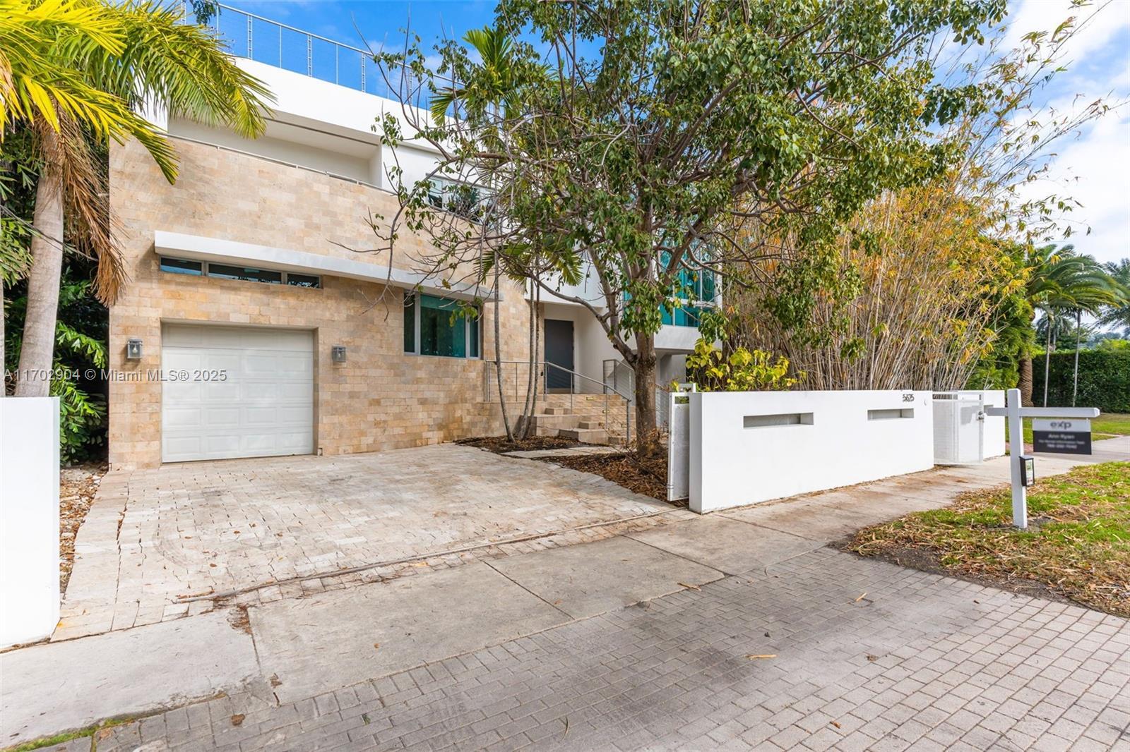 Picture of 5625 N Bay Rd, Miami Beach, FL 33140