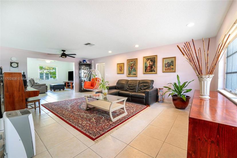 Picture of 1441 W Campanelli Dr, Plantation FL 33322