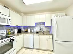 Picture of 401 Golden Isles Dr # 505, Hallandale Beach, FL 33009