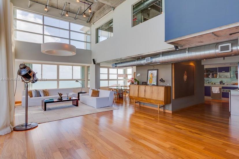 Picture of 400 S Pointe Dr # 2404, Miami Beach FL 33139