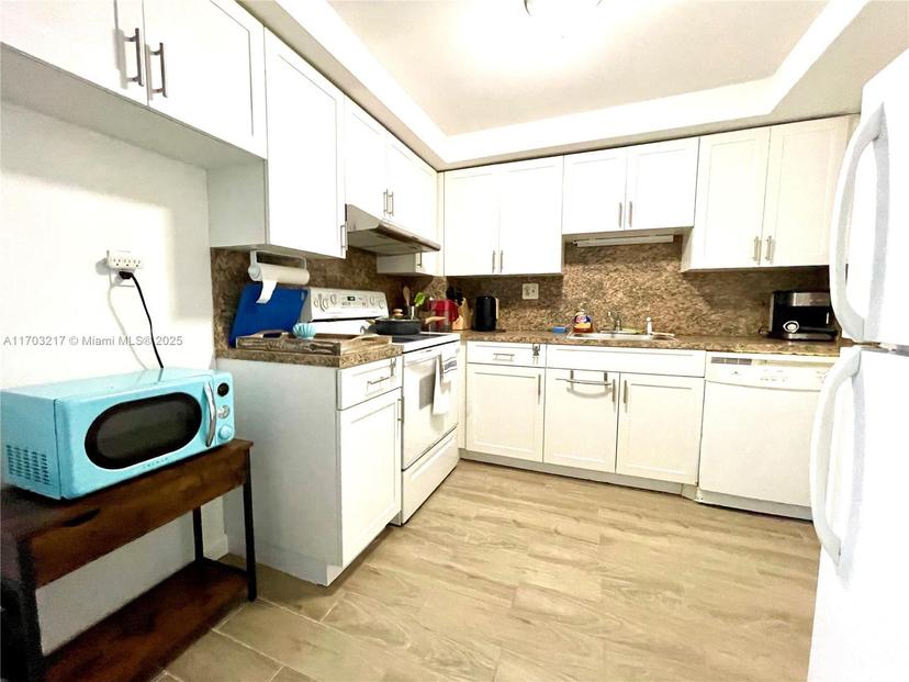 Picture of 1913 S Ocean Dr # 129, Hallandale Beach FL 33009