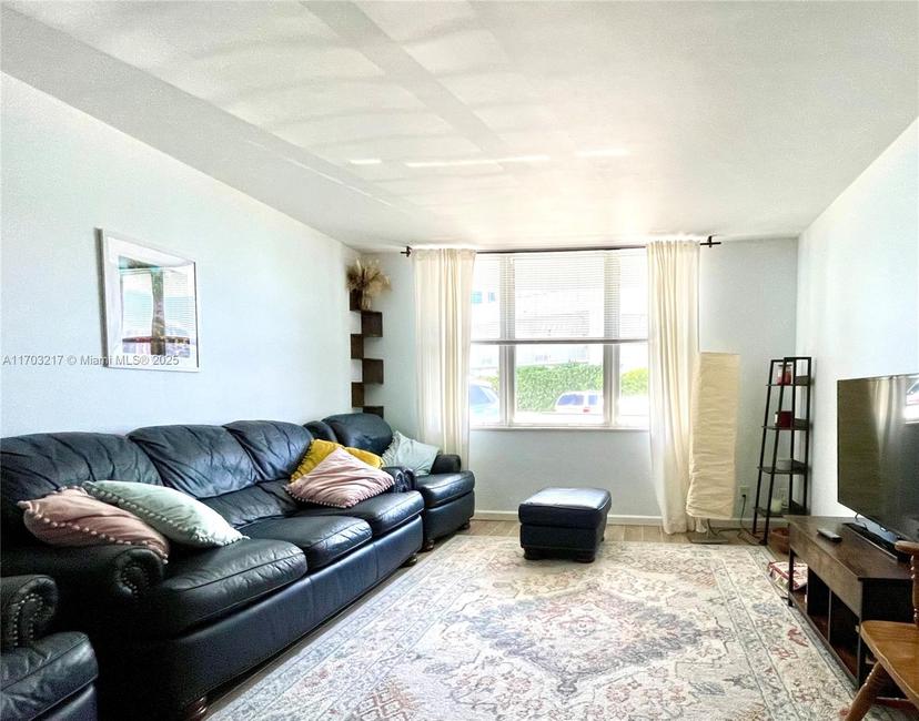 Picture of 1913 S Ocean Dr # 129, Hallandale Beach FL 33009