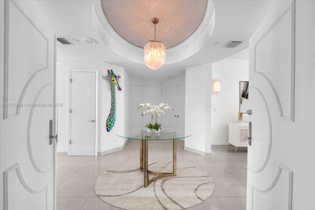 Picture of 300 S Pointe Dr # 3402, Miami Beach, FL 33139