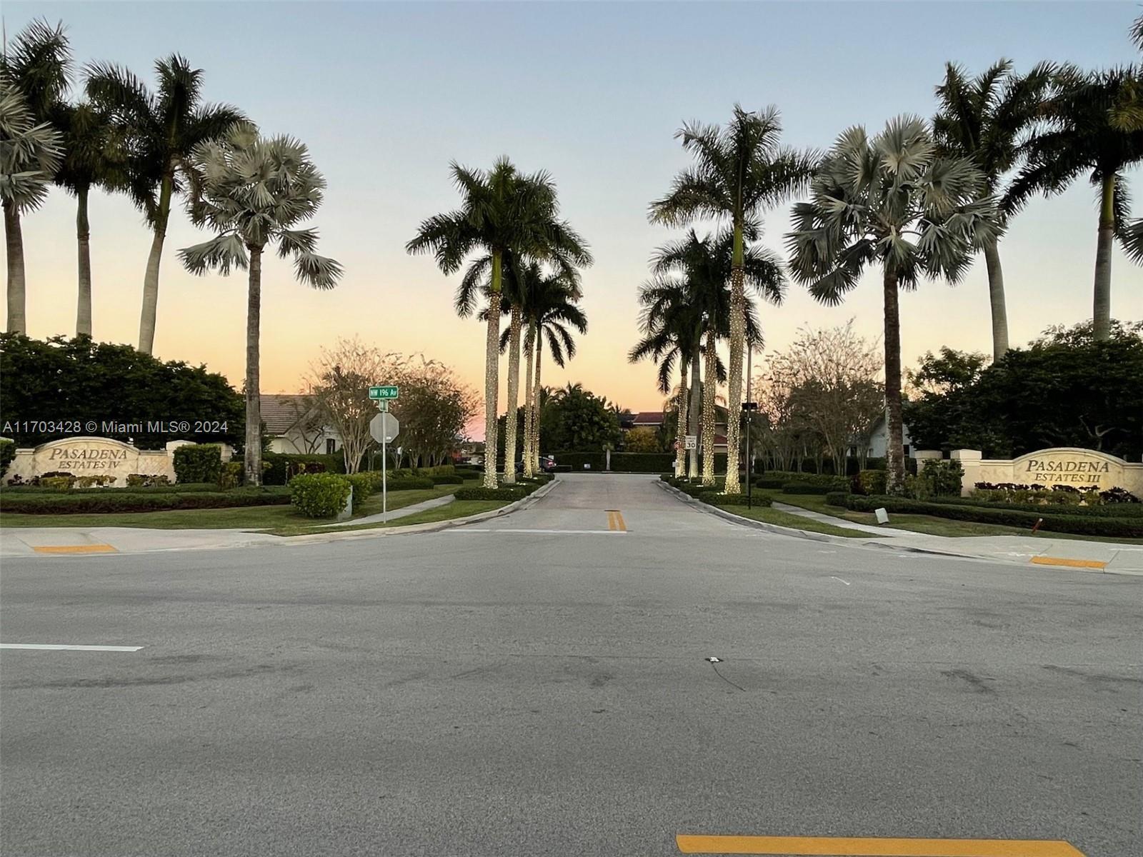 Picture of 19451 NW 8Th St, Pembroke Pines, FL 33029