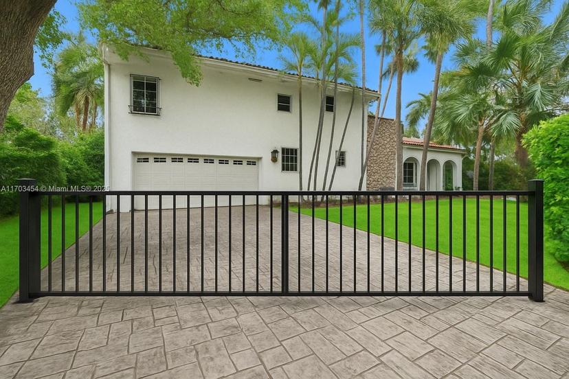 Picture of 4005 Alhambra Cir, Coral Gables FL 33146
