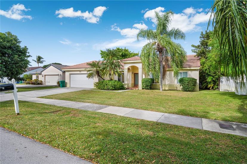 Picture of 19950 Cutler Ct, Cutler Bay FL 33189