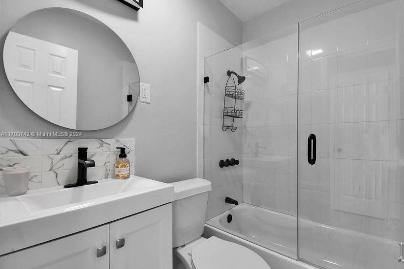 Picture of 585 NW 51St St, Miami FL 33127